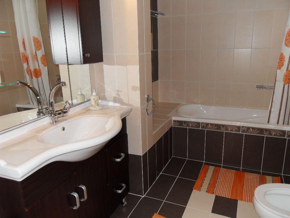 Omorfi Poli 120 Sqm Apartment นาฟปลิโอ ภายนอก รูปภาพ