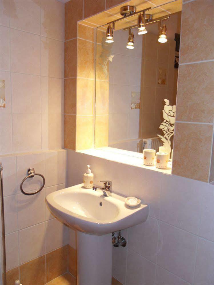 Omorfi Poli 120 Sqm Apartment นาฟปลิโอ ภายนอก รูปภาพ